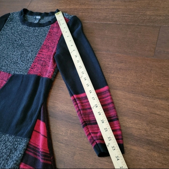 Style & Co Women's Knit Boho Patchwork A-Line Tunic Top Size M Red Black Silver - Picture 6 of 7